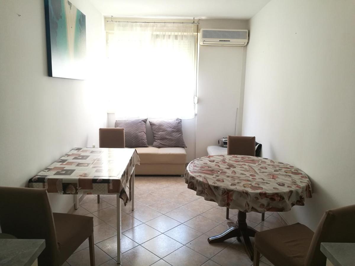 Nice And Cozy Two Single Bed Room Split Exterior foto