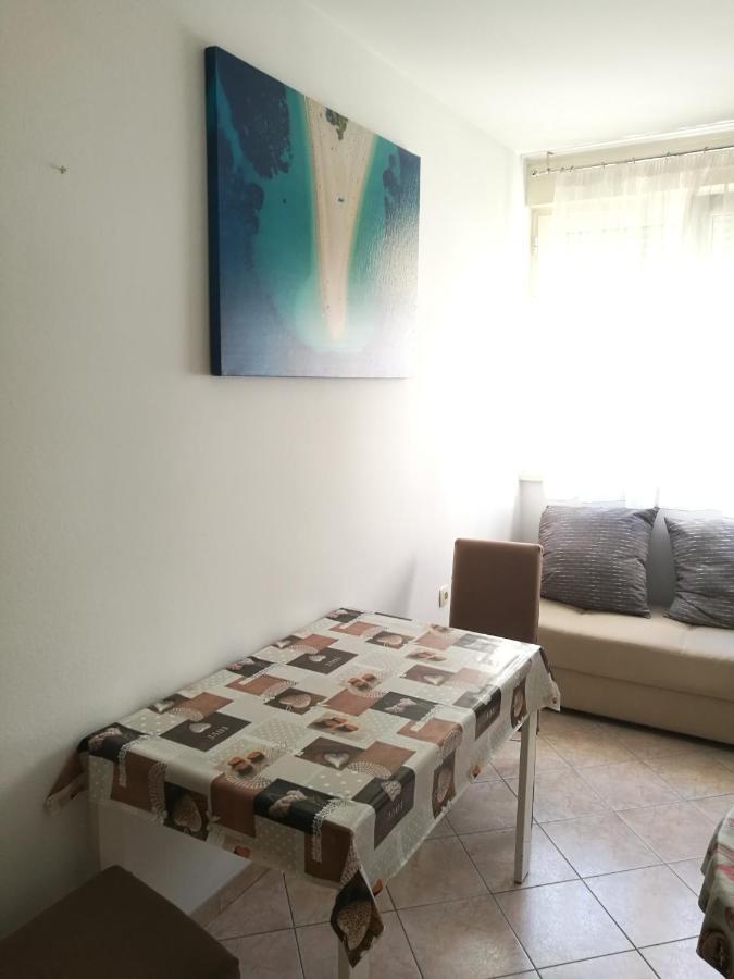 Nice And Cozy Two Single Bed Room Split Exterior foto