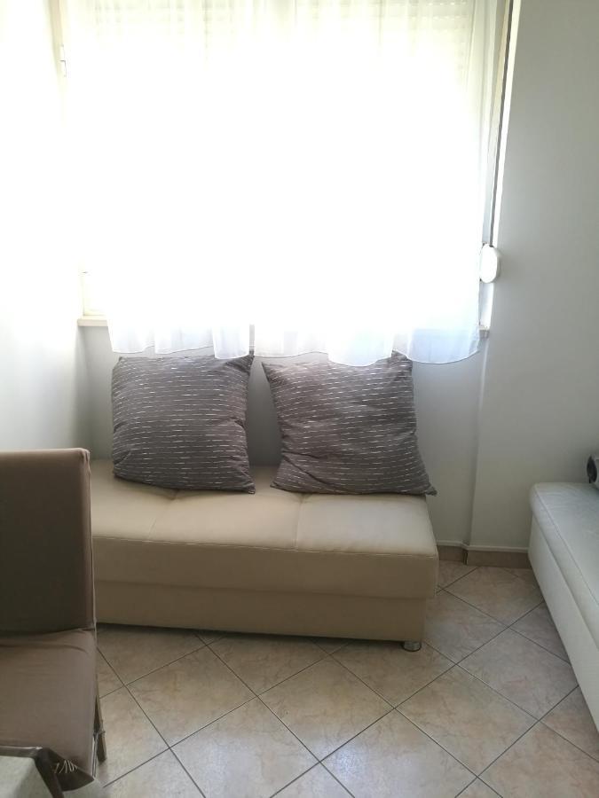 Nice And Cozy Two Single Bed Room Split Exterior foto