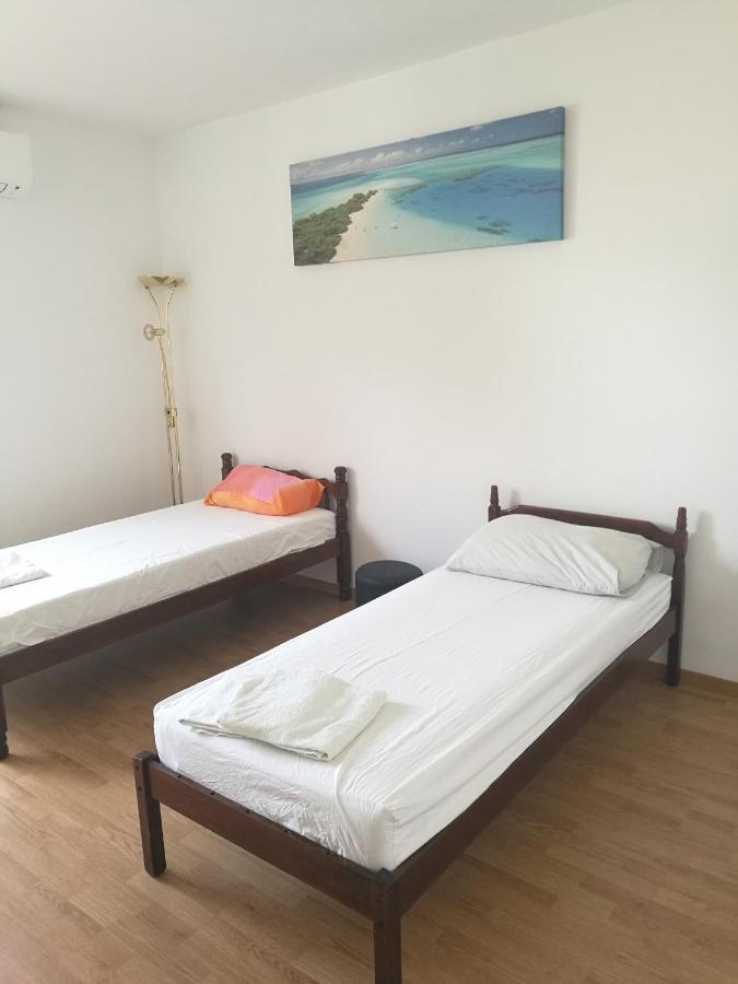 Nice And Cozy Two Single Bed Room Split Exterior foto